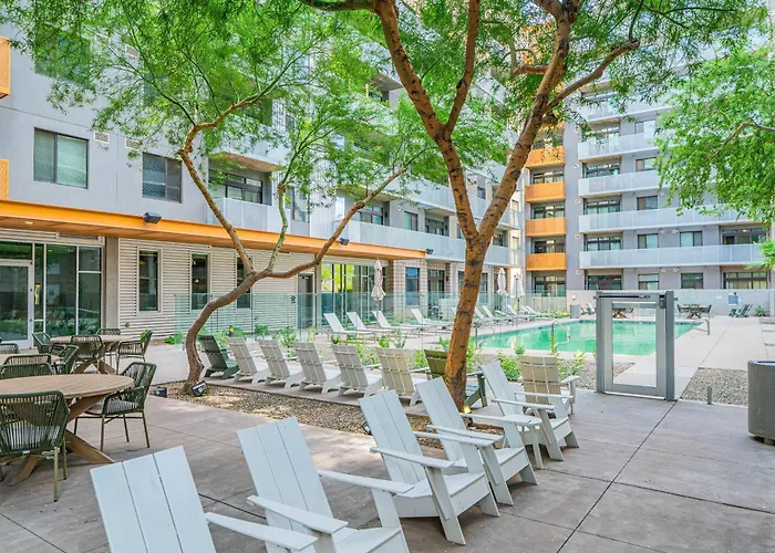 Apartment Desirable 2bd - Dt, Gym, Pool, Parking Sleep8 *