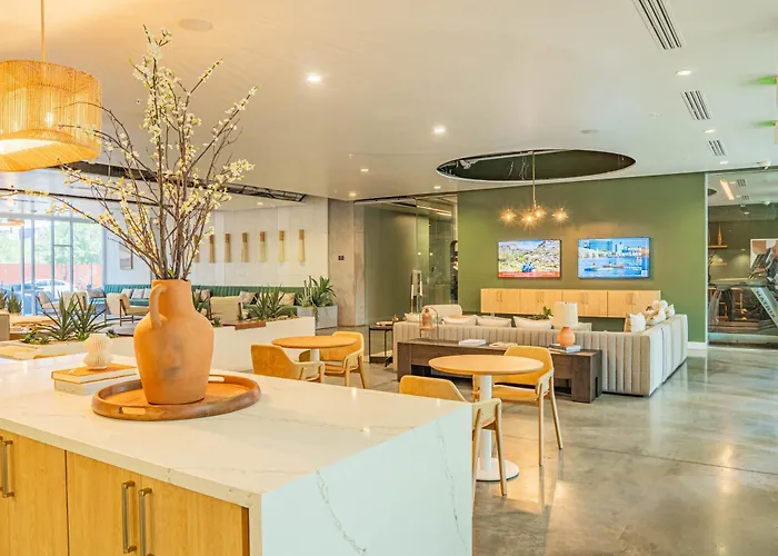 Desirable 2bd - Dt, Gym, Pool, Parking Sleep8 Apartment *