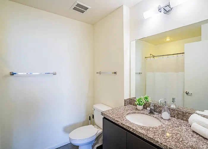 Desirable 2bd - Dt, Gym, Pool, Parking Sleep8 Phoenix