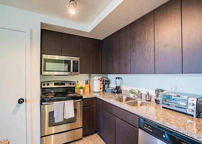 Apartment Desirable 2bd - Dt, Gym, Pool, Parking Sleep8 Phoenix